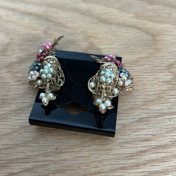 Vintage beaded earring leaf shape - Picture 4 of 11